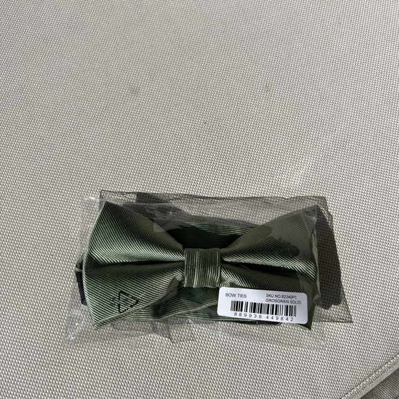 NEW! The Tie Bar - sage green grosgrain bow tie, brand new in packaging - Picture 4 of 4